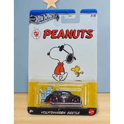 HOT WHEELS Peanuts Volkswagen Beetle Hot Wheels, Peanuts çizgi romanının 75. yıl dönümünü kutlamak amacıyla özel bir seri piyasaya sürmüştür.