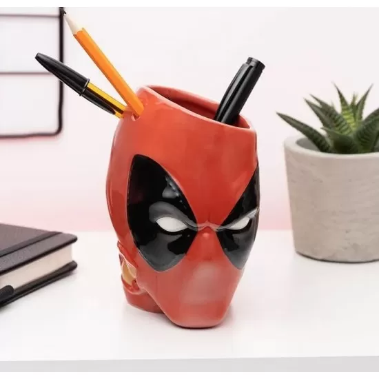 Paladone Deadpool Replika Kalemlik ve Saksı - Süper Kahraman Masa Aksesuarları, Dekor ve Yenilik Hediyesi - 13 cm Boyunda Paladone Deadpool Replika Kalemlik ve Saksı - Süper Kahraman Masa Aksesuarları, Dekor ve Yenilik Hediyesi - 13 cm Boyunda